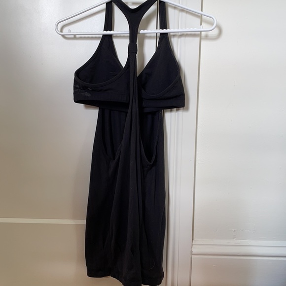 Women’s Lululemon Tank - Black (Size 6) - Picture 2 of 2